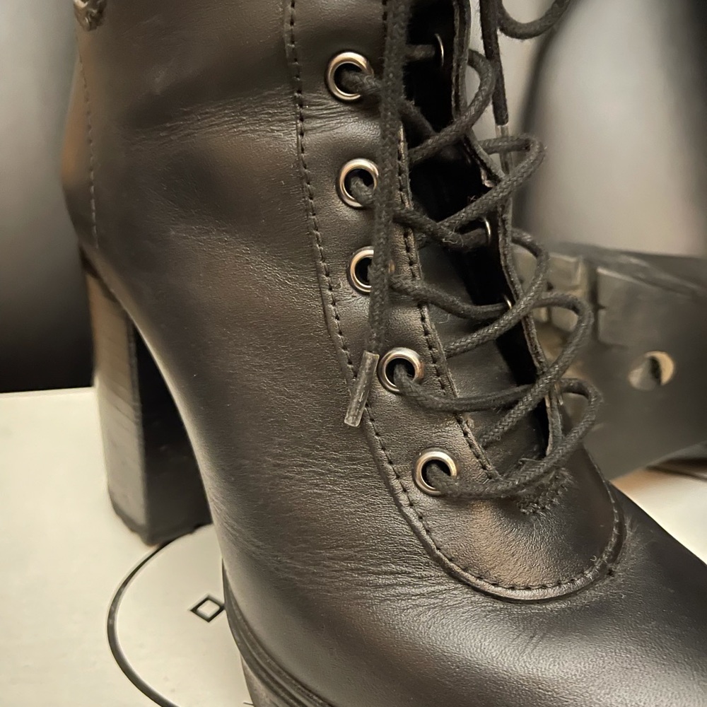 Steve Madden Boots - Picture 5 of 10